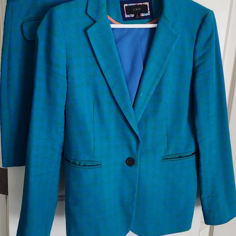 Skirt and blazer suit